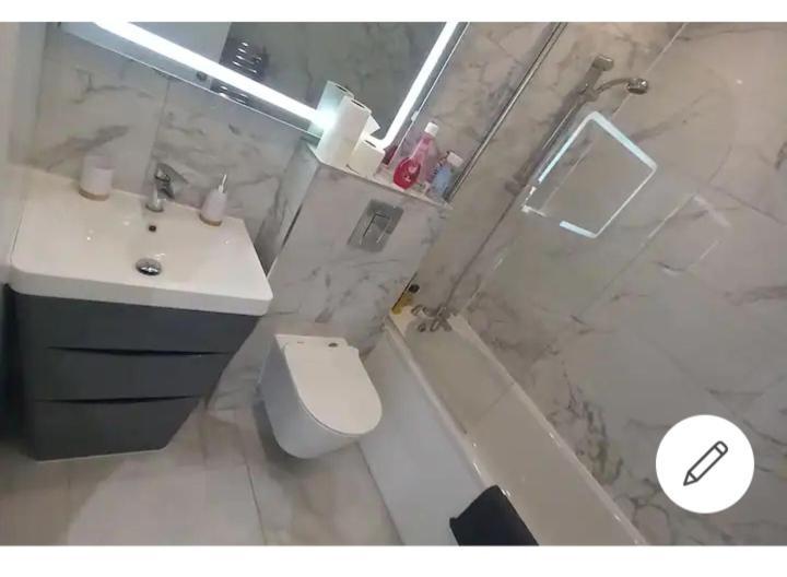 Lovely 2-Bedrooms With Free Parking Canvey Island Екстериор снимка